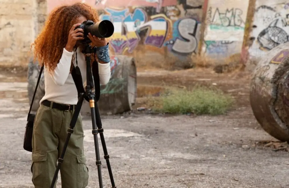 10 Rekomendasi Tripod Kamera Terbaik 2024